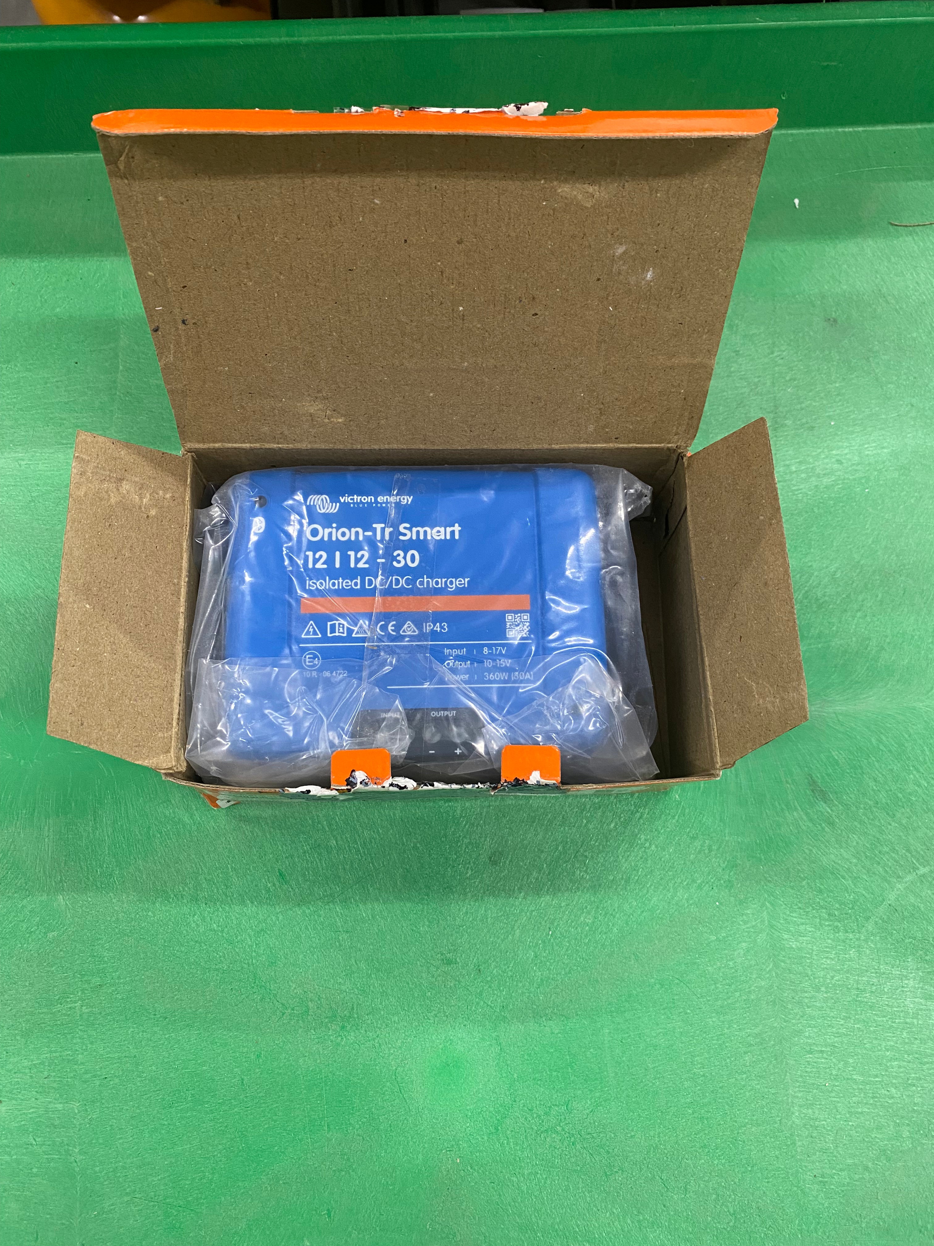 Victron - Orion-TR Smart - 12/12-30 Isolated DC/DC Charger - Yard sale