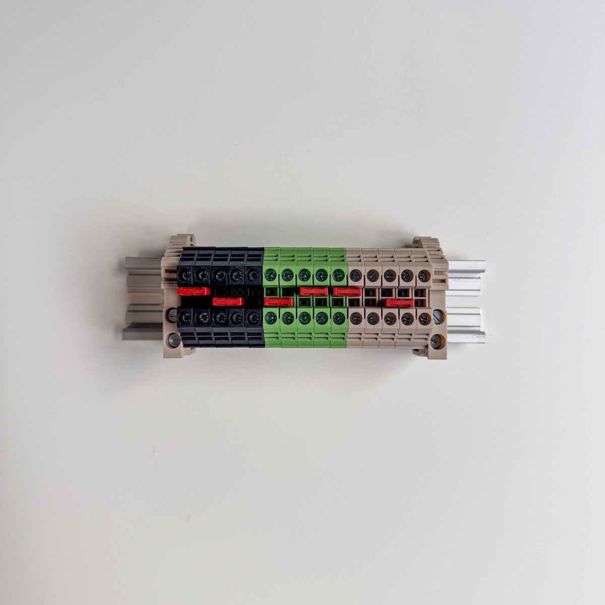 Dinkle DK4N Din Rail AC Terminal Block – Sequence Engineering