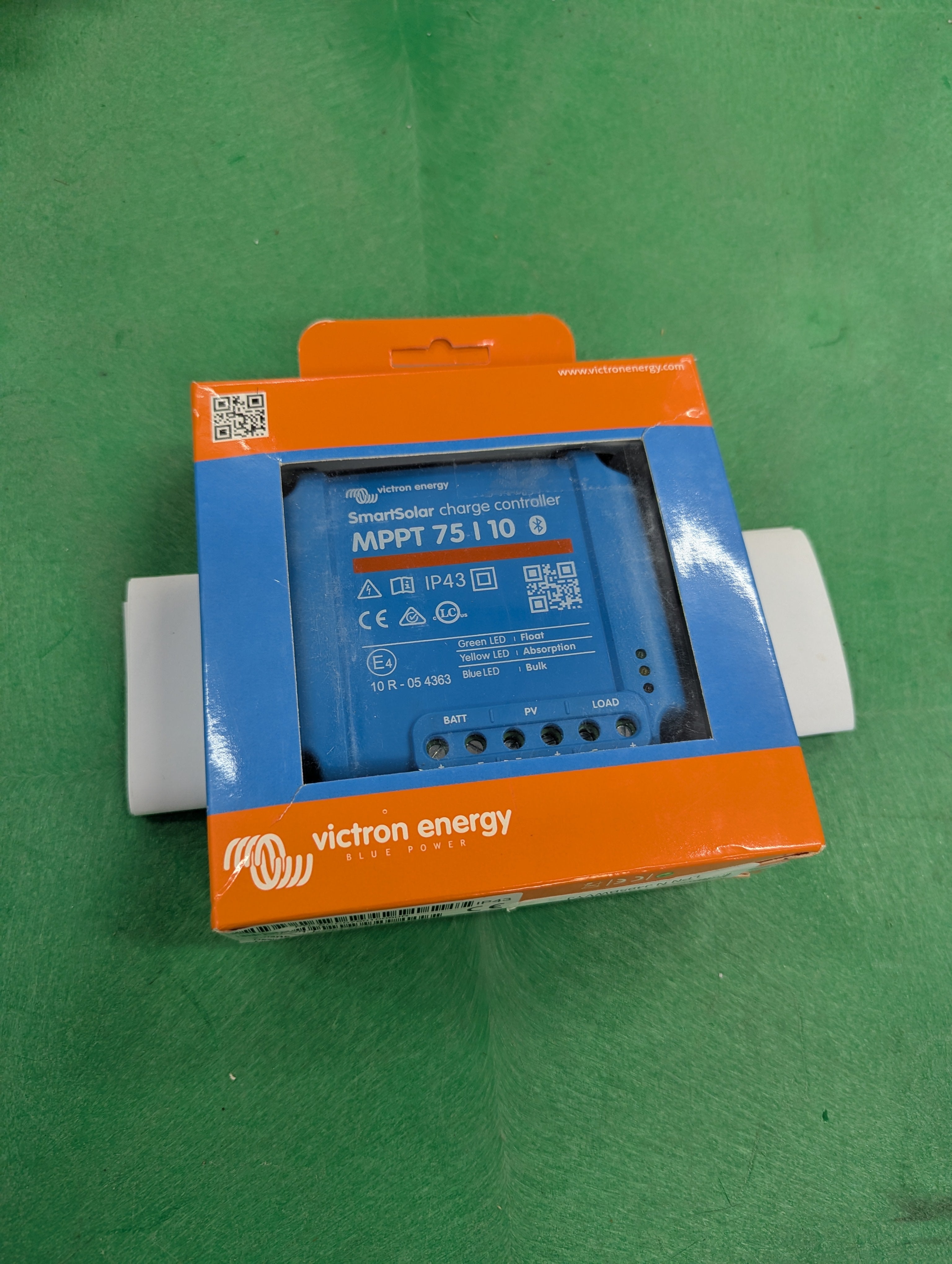 Victron - Smart Solar MPPT 75/10 - yard sale