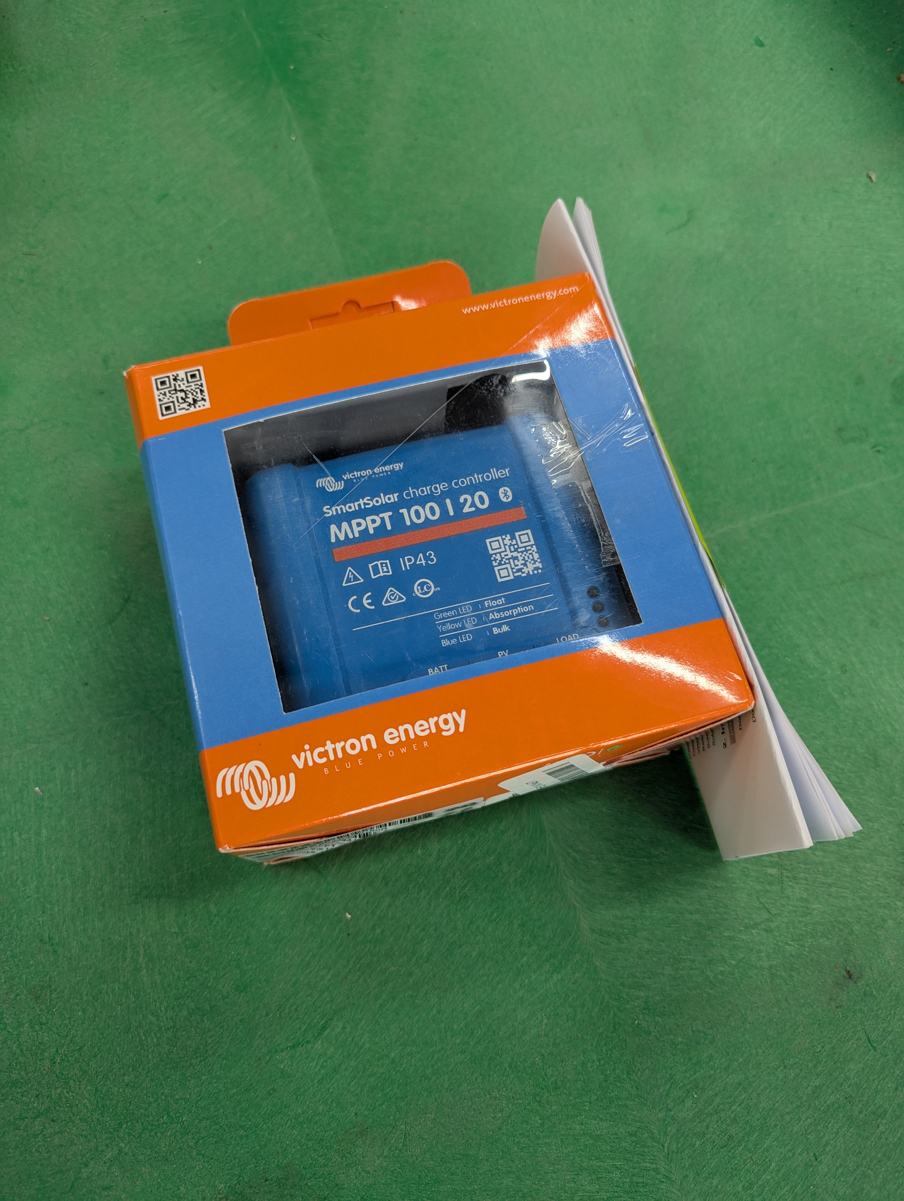 Victron - Smart Solar MPPT 100/20 - yard sale