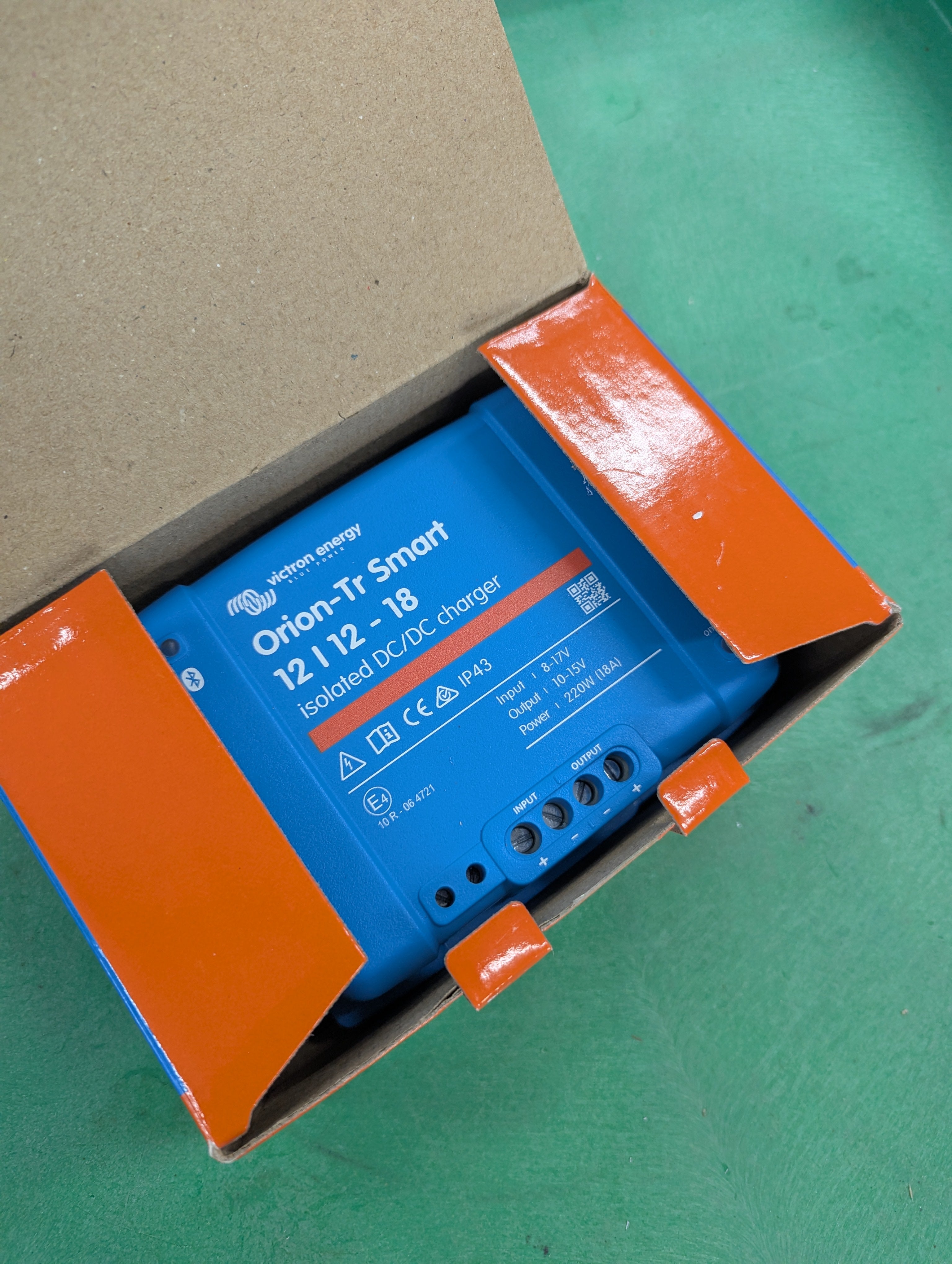 Victron - Orion-Tr-Smart 12/12-18 DC/DC Charger - yard sale