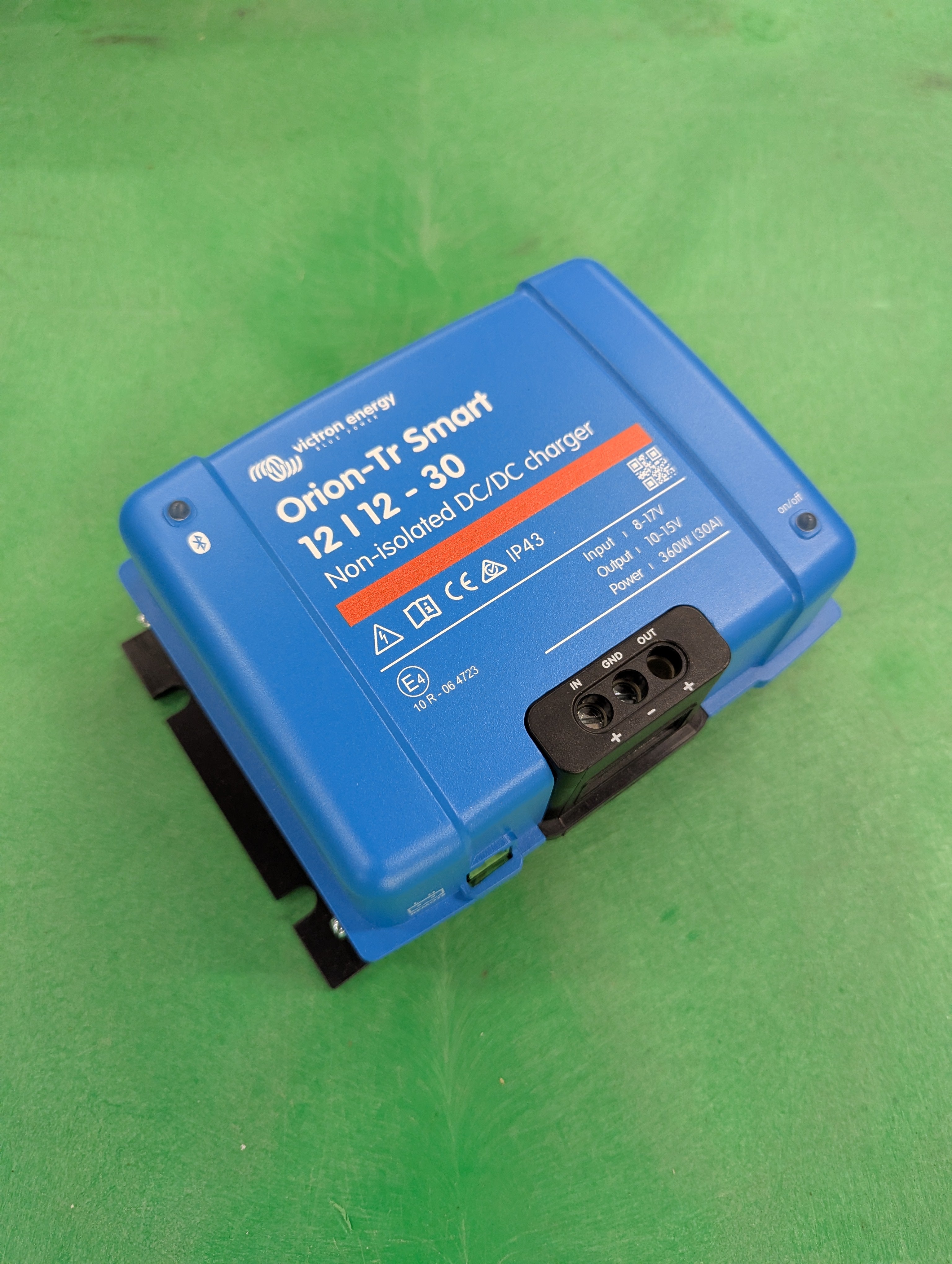 Victron - Orion-TR Smart - 12/12-30 Non Isolated DC/DC Charger - Yard sale